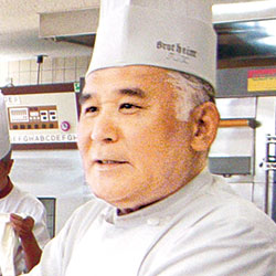 明石 克彦